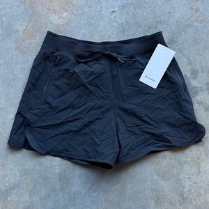 Lululemon Women’s License to train HR 4”Shorts - Black